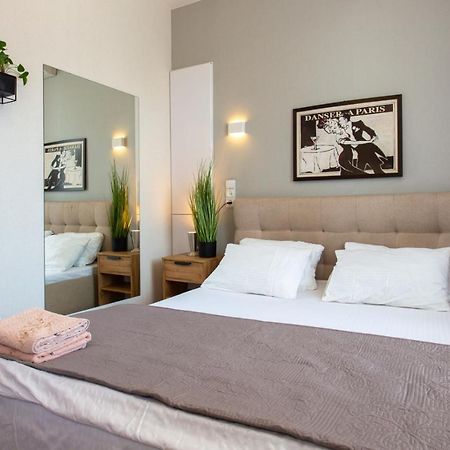 Modern Studio Beside Metro Yaroslava Mudroho, Universytet - Chernyshevska Str 95-7 خاركيف المظهر الخارجي الصورة