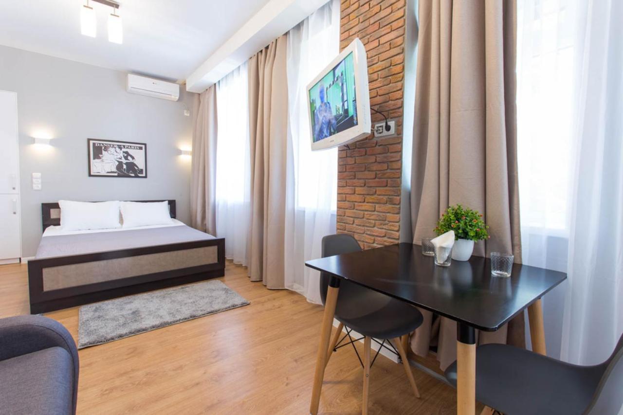 Modern Studio Beside Metro Yaroslava Mudroho, Universytet - Chernyshevska Str 95-7 خاركيف المظهر الخارجي الصورة