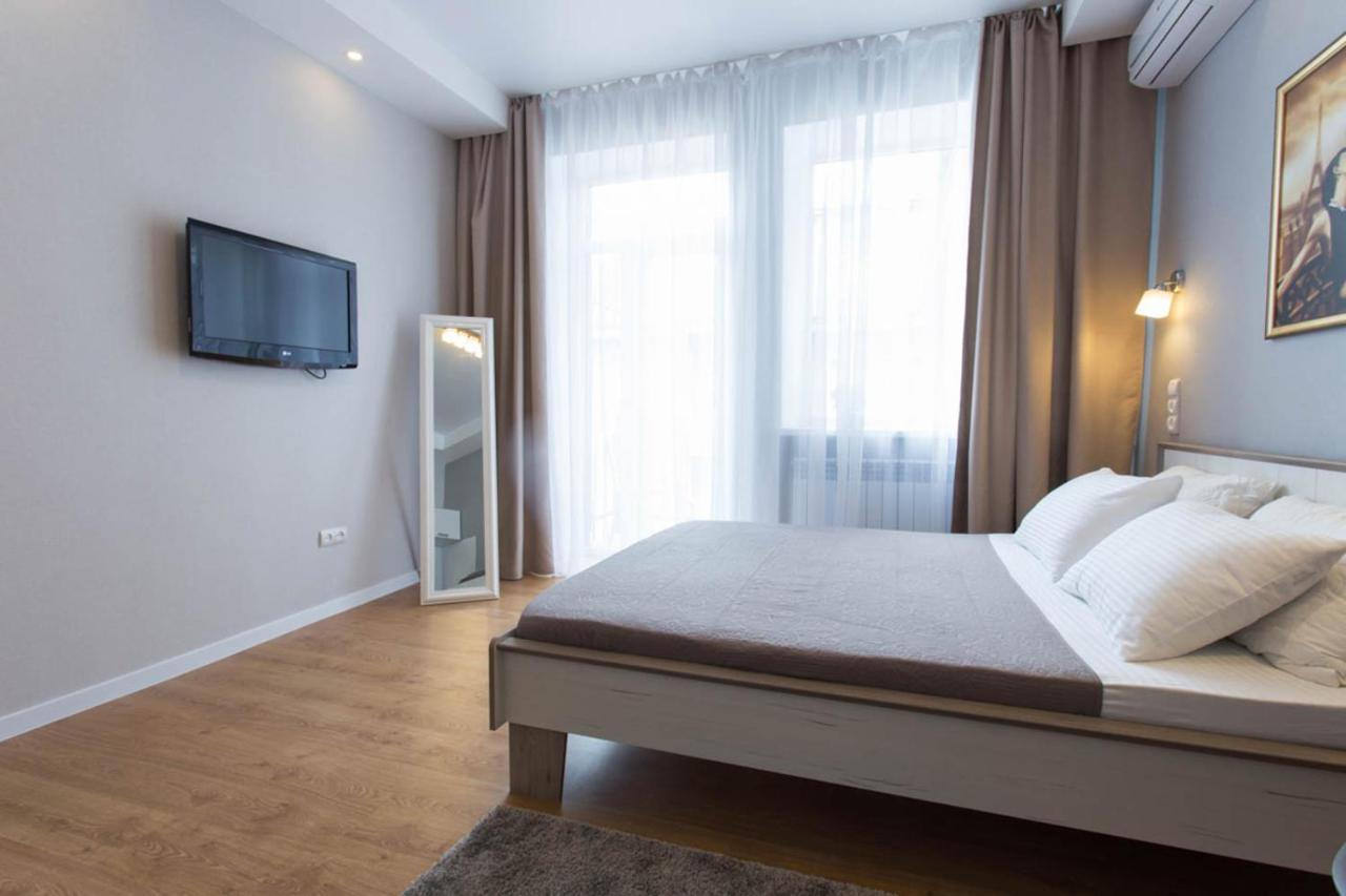 Modern Studio Beside Metro Yaroslava Mudroho, Universytet - Chernyshevska Str 95-7 خاركيف المظهر الخارجي الصورة