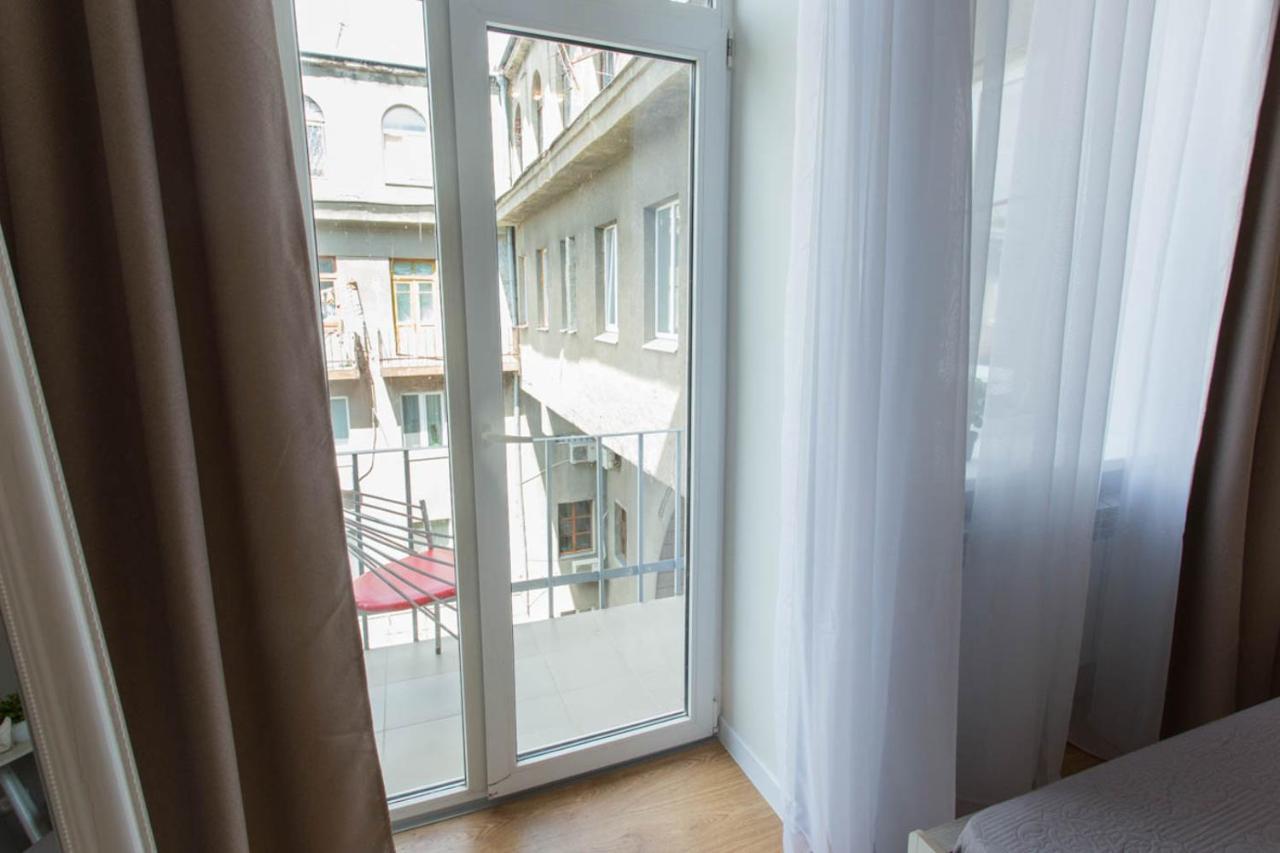 Modern Studio Beside Metro Yaroslava Mudroho, Universytet - Chernyshevska Str 95-7 خاركيف المظهر الخارجي الصورة