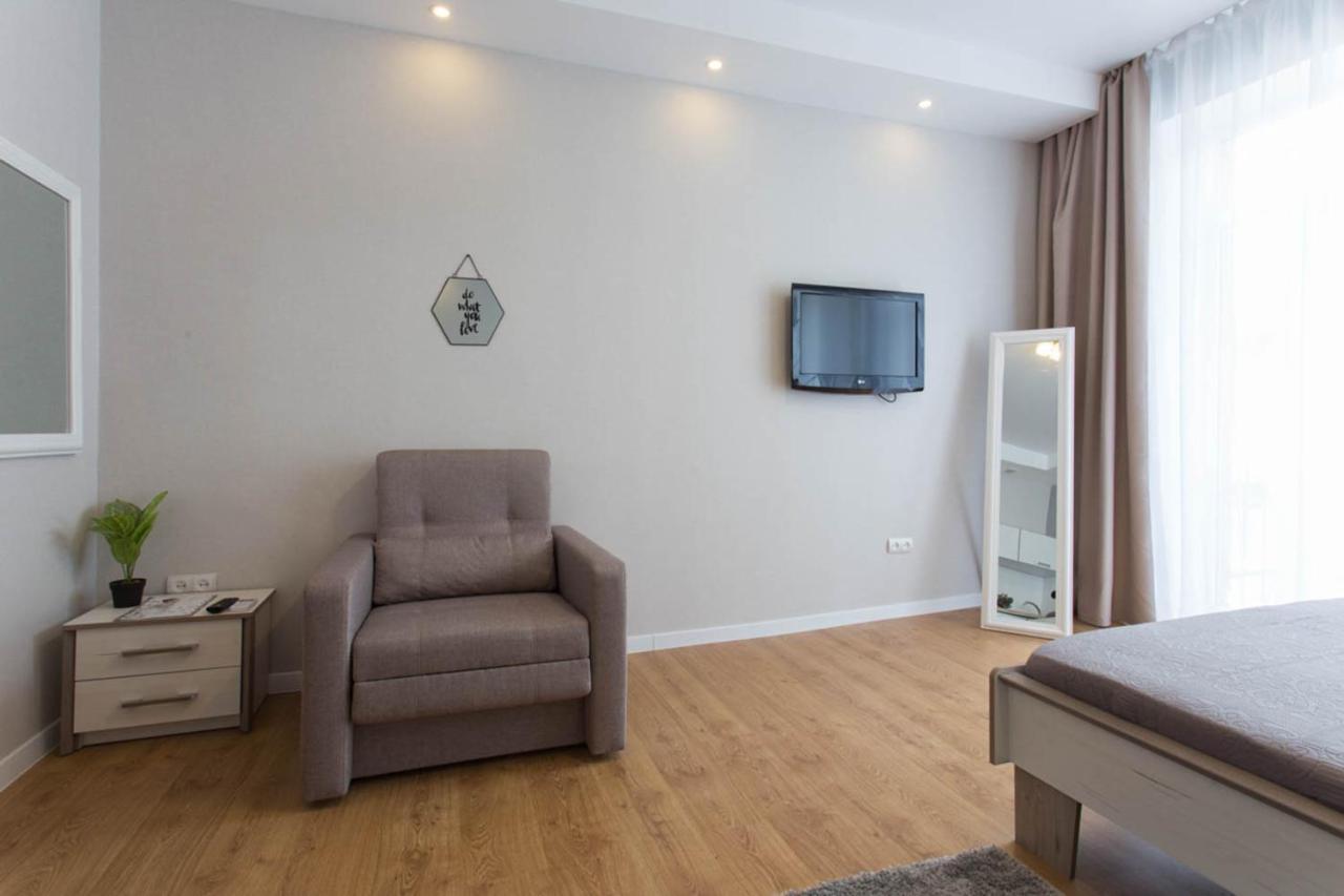 Modern Studio Beside Metro Yaroslava Mudroho, Universytet - Chernyshevska Str 95-7 خاركيف المظهر الخارجي الصورة