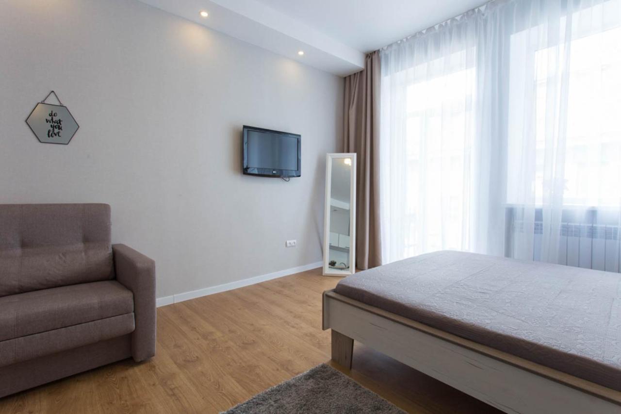 Modern Studio Beside Metro Yaroslava Mudroho, Universytet - Chernyshevska Str 95-7 خاركيف المظهر الخارجي الصورة